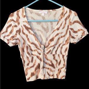 Colsie Zebra Print V-Neck Top in Brown and Cream
